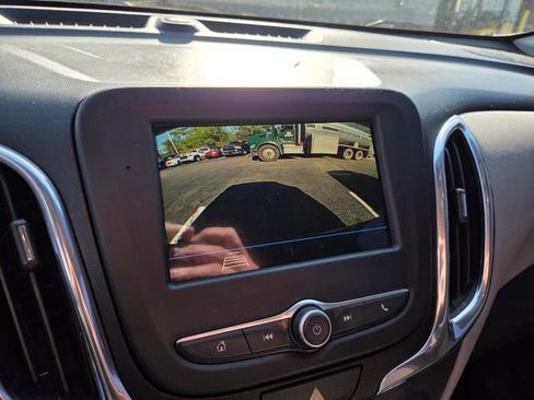 Used 2019 Chevrolet Equinox LS w/ LS Convenience Package image 11