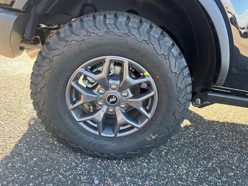 New 2025 Ford Bronco Badlands image 23