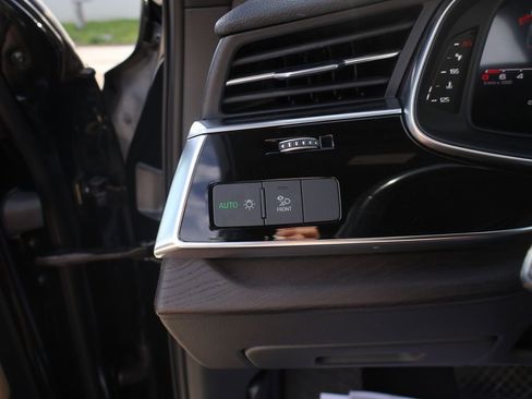 Used 2022 Audi Q7 AWD/4WD image 33