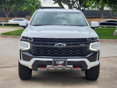 Used 2023 Chevrolet Tahoe Z71 w/ Luxury Package AWD/4WD image 11
