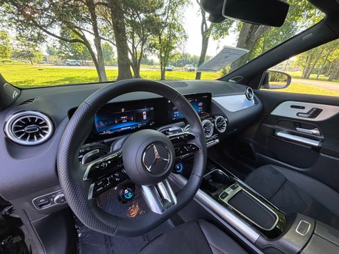 Used 2024 Mercedes-Benz GLA 35 AMG 4MATIC image 22
