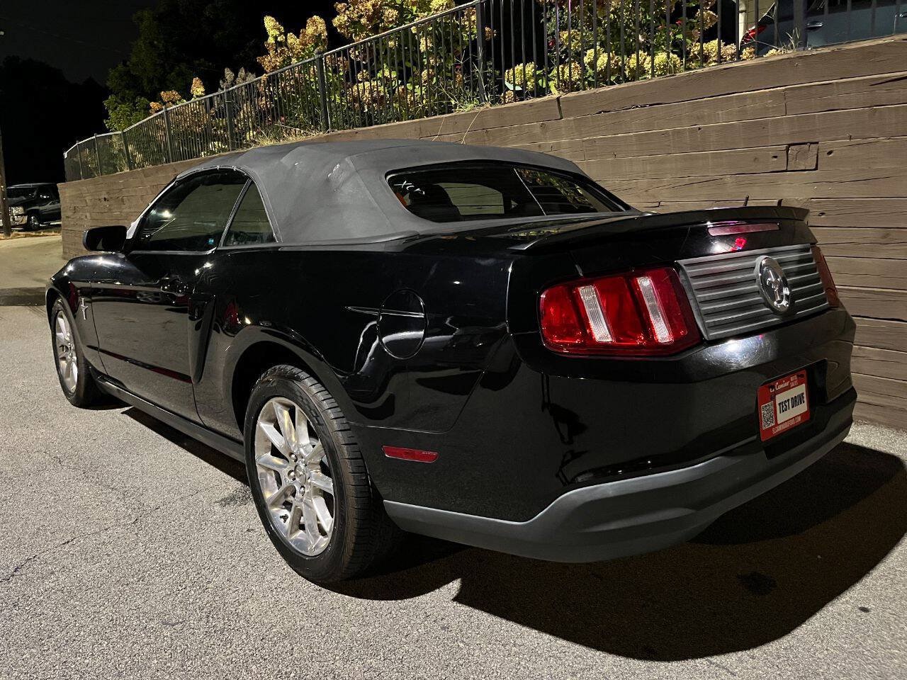 Used 2010 Ford Mustang Convertible RWD image 3