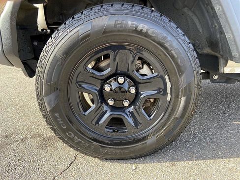 Used 2018 Jeep Wrangler Sport image 8