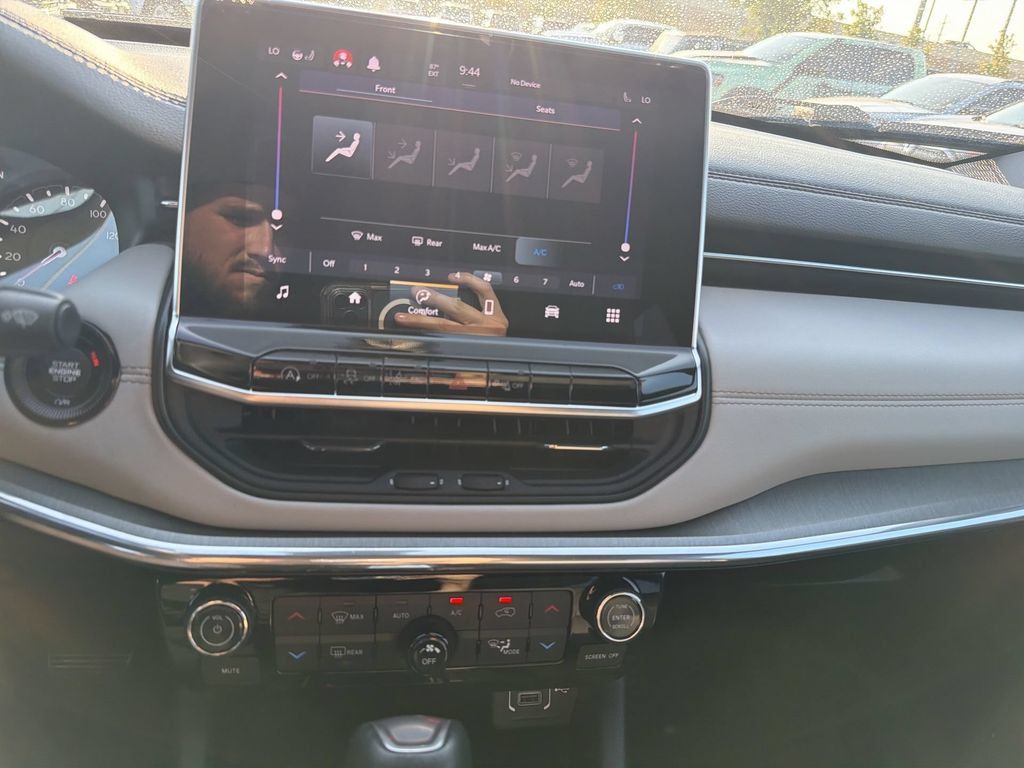 Certified 2023 Jeep Compass Limited AWD/4WD image 12