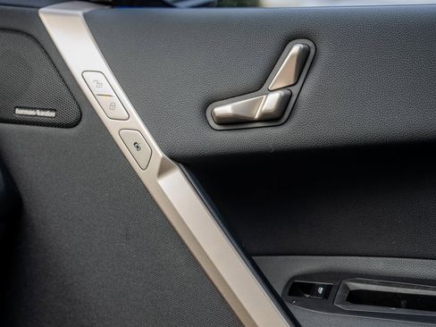 Used 2025 BMW iX xDrive50 image 15