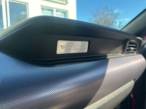 Used 2016 Ford Mustang Coupe image 10