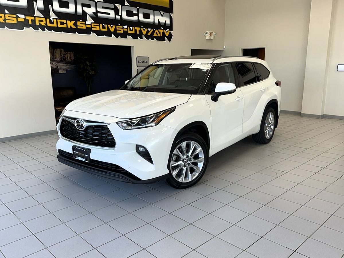 Used 2021 Toyota Highlander Limited AWD/4WD image 1