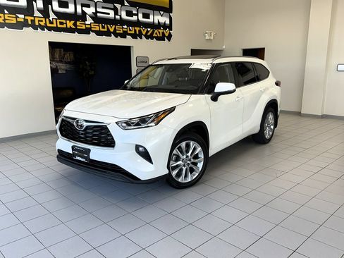 Used 2021 Toyota Highlander Limited AWD/4WD image 1