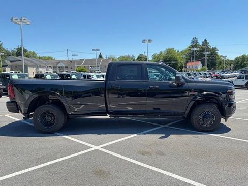 New 2026 RAM 3500 Limited AWD/4WD image 7