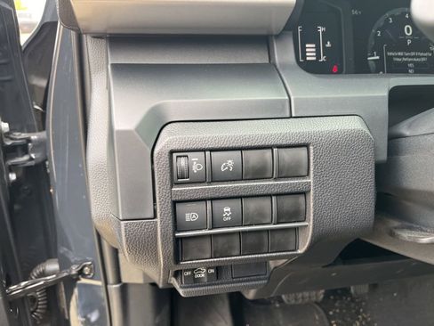 Used 2026 Toyota Tacoma SR image 11