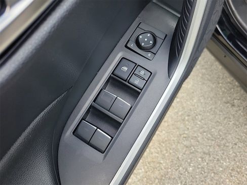 Used 2025 Toyota RAV4 XLE image 15