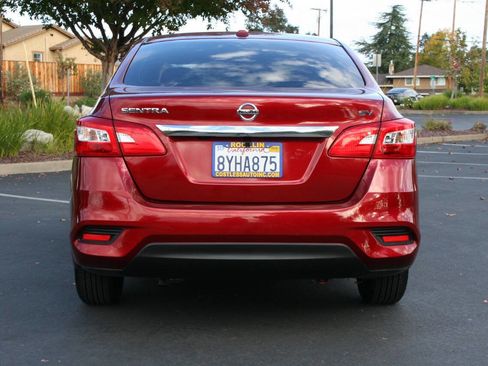 Used 2019 Nissan Sentra SV image 6