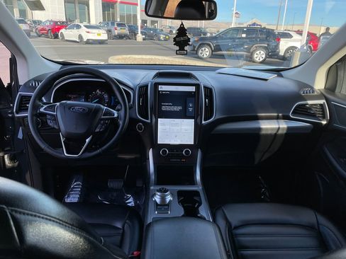 Used 2021 Ford Edge SEL image 16