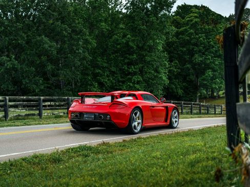 Used 2005 Porsche Carrera GT RWD image 6