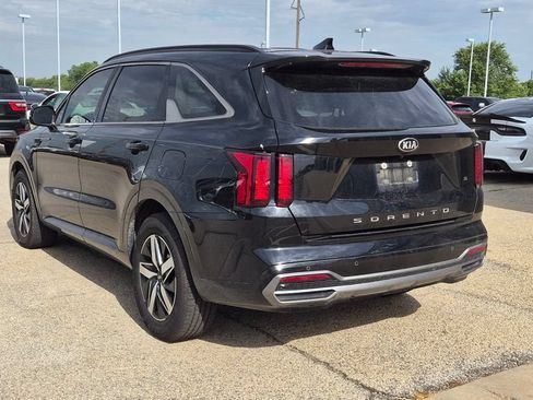 Used 2021 Kia Sorento S FWD image 5