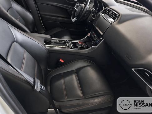 Used 2019 Jaguar XE Prestige AWD/4WD image 11