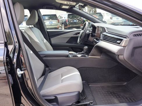 Used 2026 Toyota Camry SE w/ Convenience Package FWD image 9