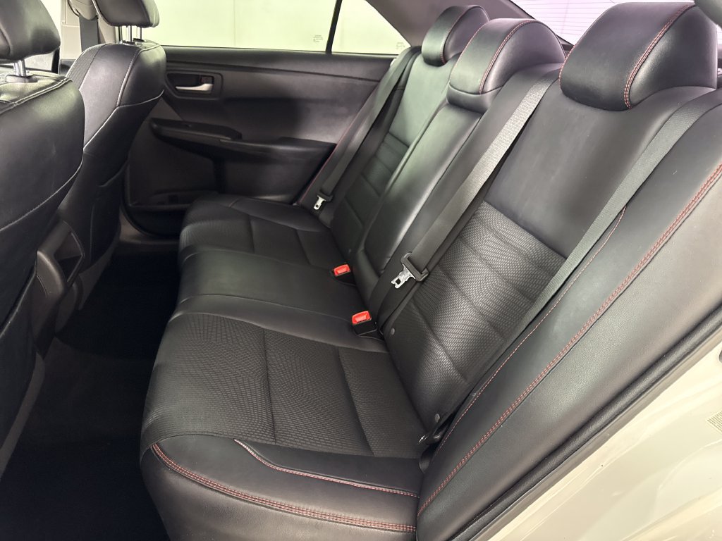 Used 2017 Toyota Camry SE FWD image 13