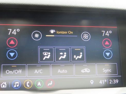 Used 2019 Buick Regal Essence w/ Driver Confidence Package I image 38