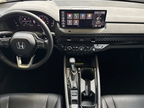 Used 2024 Honda Accord Touring image 9