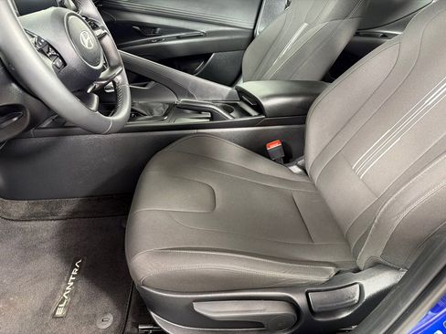 Used 2025 Hyundai Elantra Sport FWD image 12