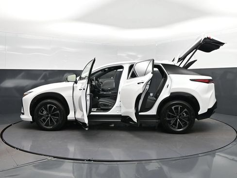 New 2026 Lexus RZ 350e 2WD image 40