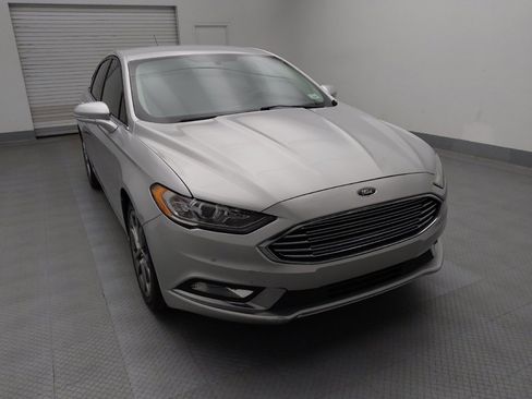 Used 2017 Ford Fusion SE w/ Equipment Group 201A image 14
