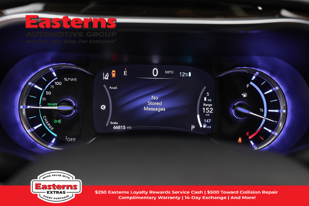 Used 2023 Chrysler Pacifica Limited FWD image 19