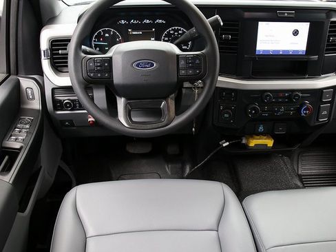New 2025 Ford F550 4x4 Supercab Super Duty image 13