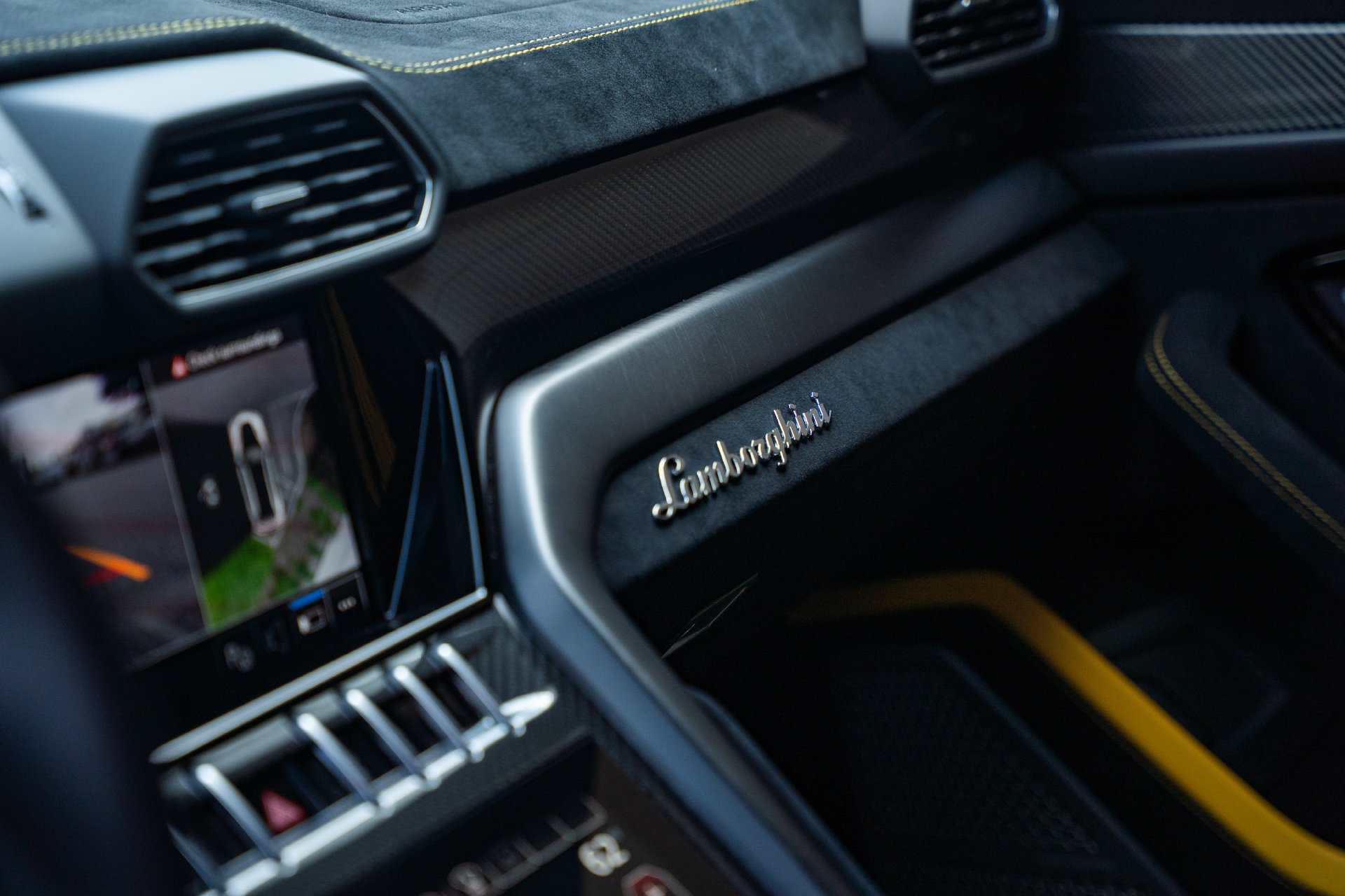 Used 2024 Lamborghini Urus Performante AWD/4WD image 31