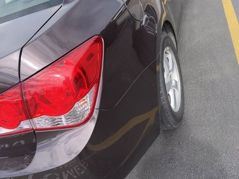 Used 2015 Chevrolet Cruze LT w/ Technology Package image 8