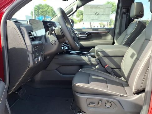 New 2026 Chevrolet Suburban Premier w/ Sun And Tow Package RWD image 17