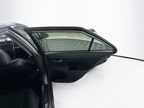 Used 2016 Toyota Camry SE w/ Moonroof Package FWD image 30