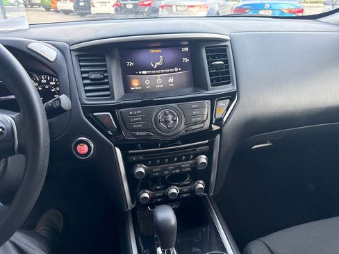 Used 2020 Nissan Pathfinder S image 12