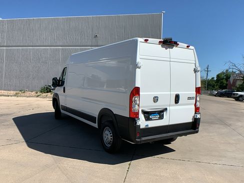 Used 2025 RAM ProMaster 2500 FWD image 3