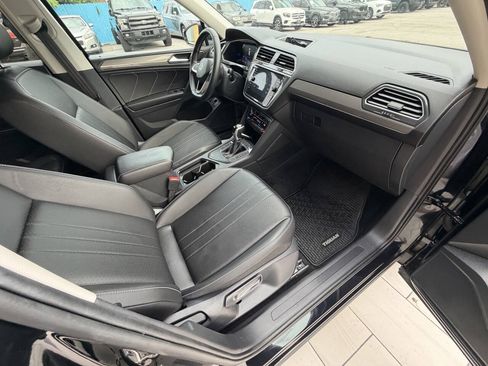 Used 2023 Volkswagen Tiguan SE FWD image 18