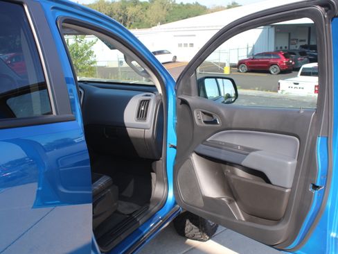 Used 2022 Chevrolet Colorado Z71 AWD/4WD image 27