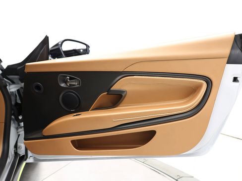 Used 2020 Aston Martin DB11 AMR image 58