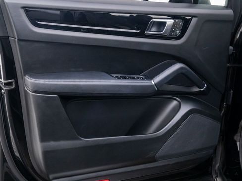 Certified 2023 Porsche Cayenne image 14