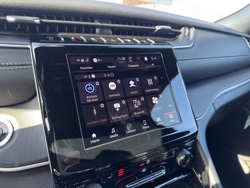 New 2025 Jeep Grand Cherokee Altitude image 21