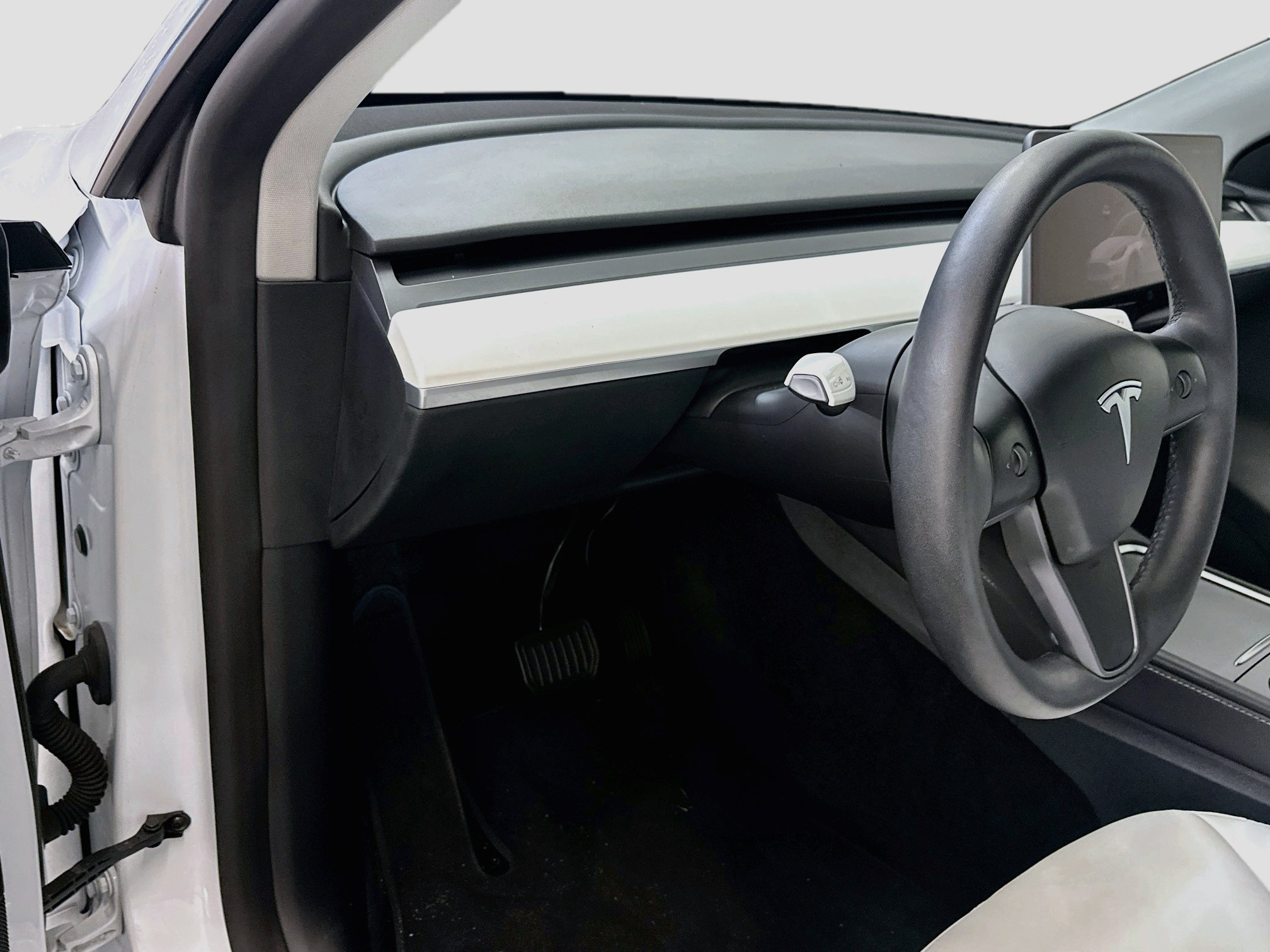 Used 2025 Tesla Model Y Long Range AWD/4WD image 17