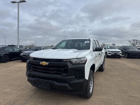 Used 2024 Chevrolet Colorado W/T w/ Safety Package image 6