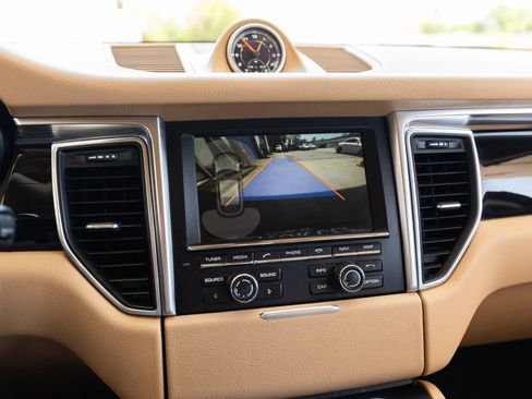 Used 2016 Porsche Macan S image 36