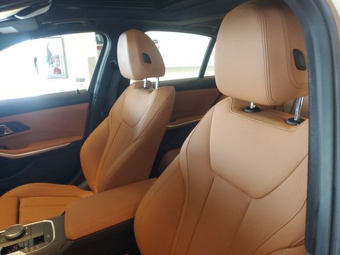 Used 2025 BMW 330i xDrive Sedan w/ M Sport Package image 21