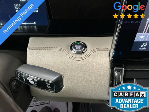 Used 2018 Lincoln Navigator Select w/ Technology Package RWD image 30