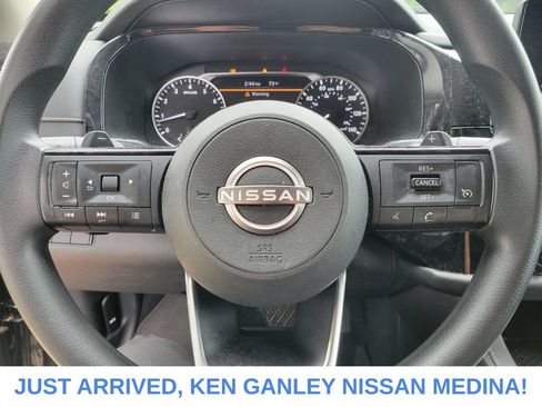 Used 2022 Nissan Pathfinder S AWD/4WD image 12