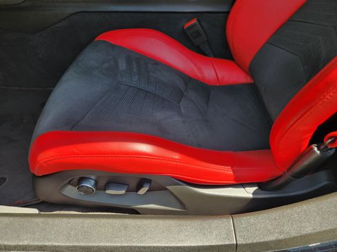 Used 2024 Chevrolet Corvette Stingray Premium Cpe w/ Z51 Performance Package RWD image 20