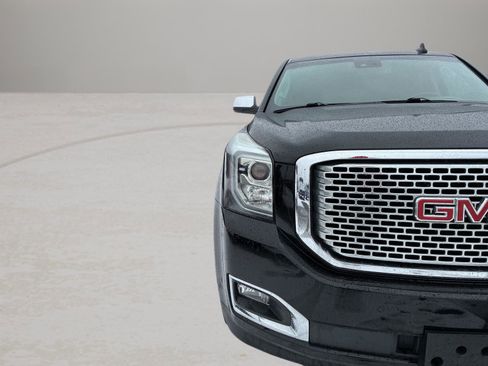 Used 2016 GMC Yukon Denali image 11