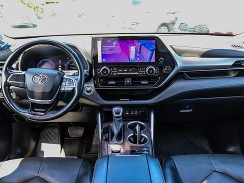 Used 2023 Toyota Highlander Limited AWD/4WD image 15