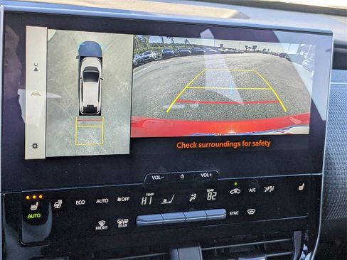 Used 2025 Subaru Solterra Limited w/ Limited Convenience Package image 12